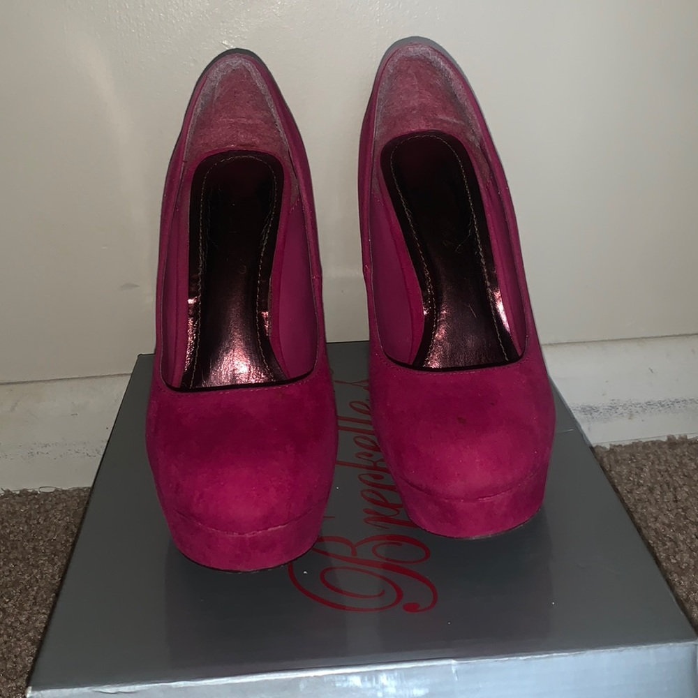 Fuchsia colored pumps